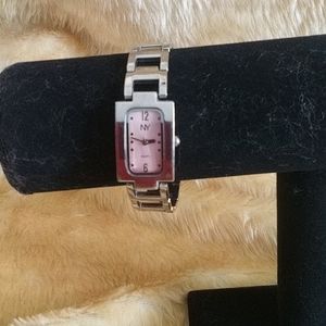 NY quartz watch